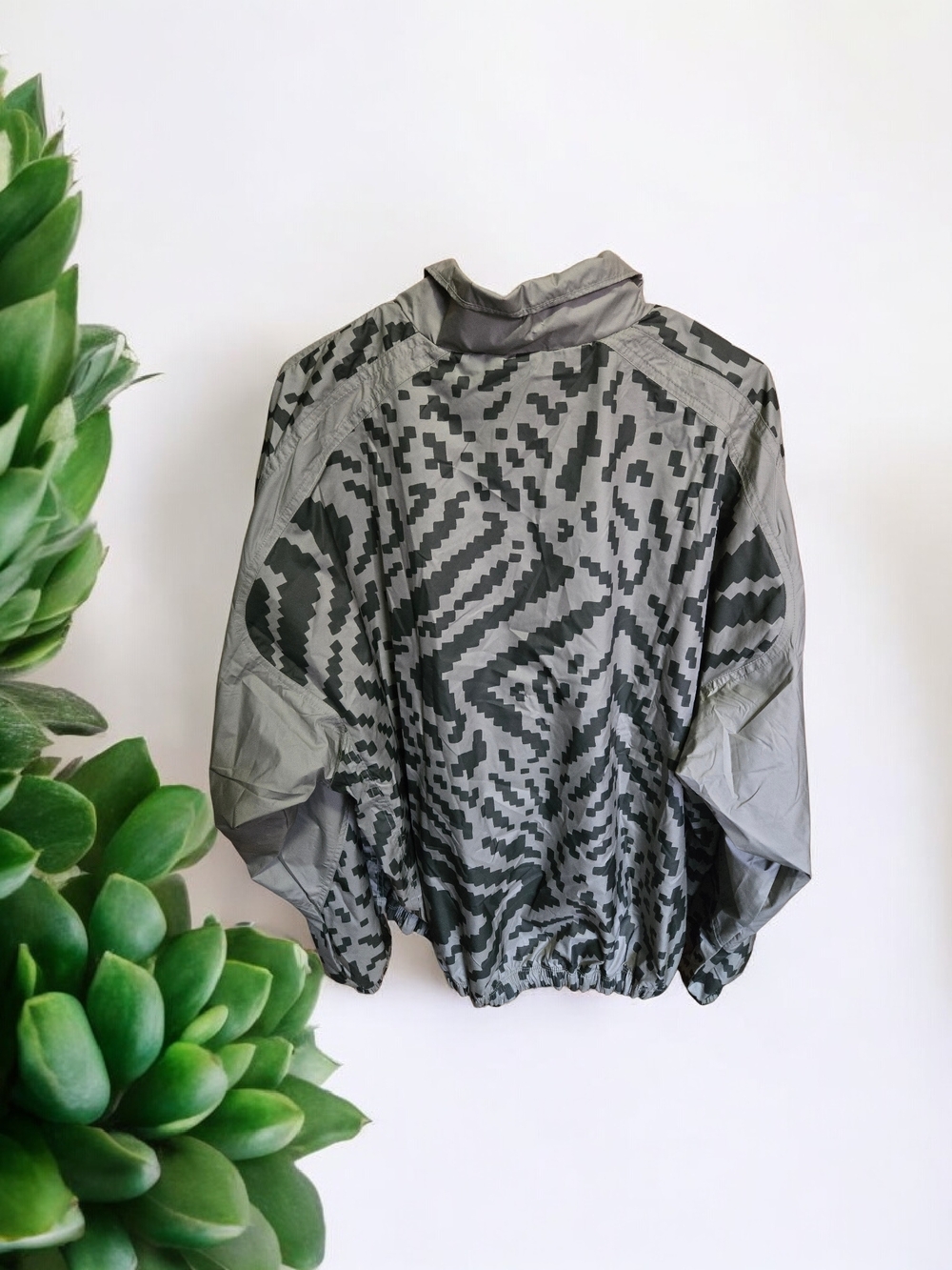 Nike Air Gray Pixel Camo Windbreaker Pullover - Picture 5 of 7